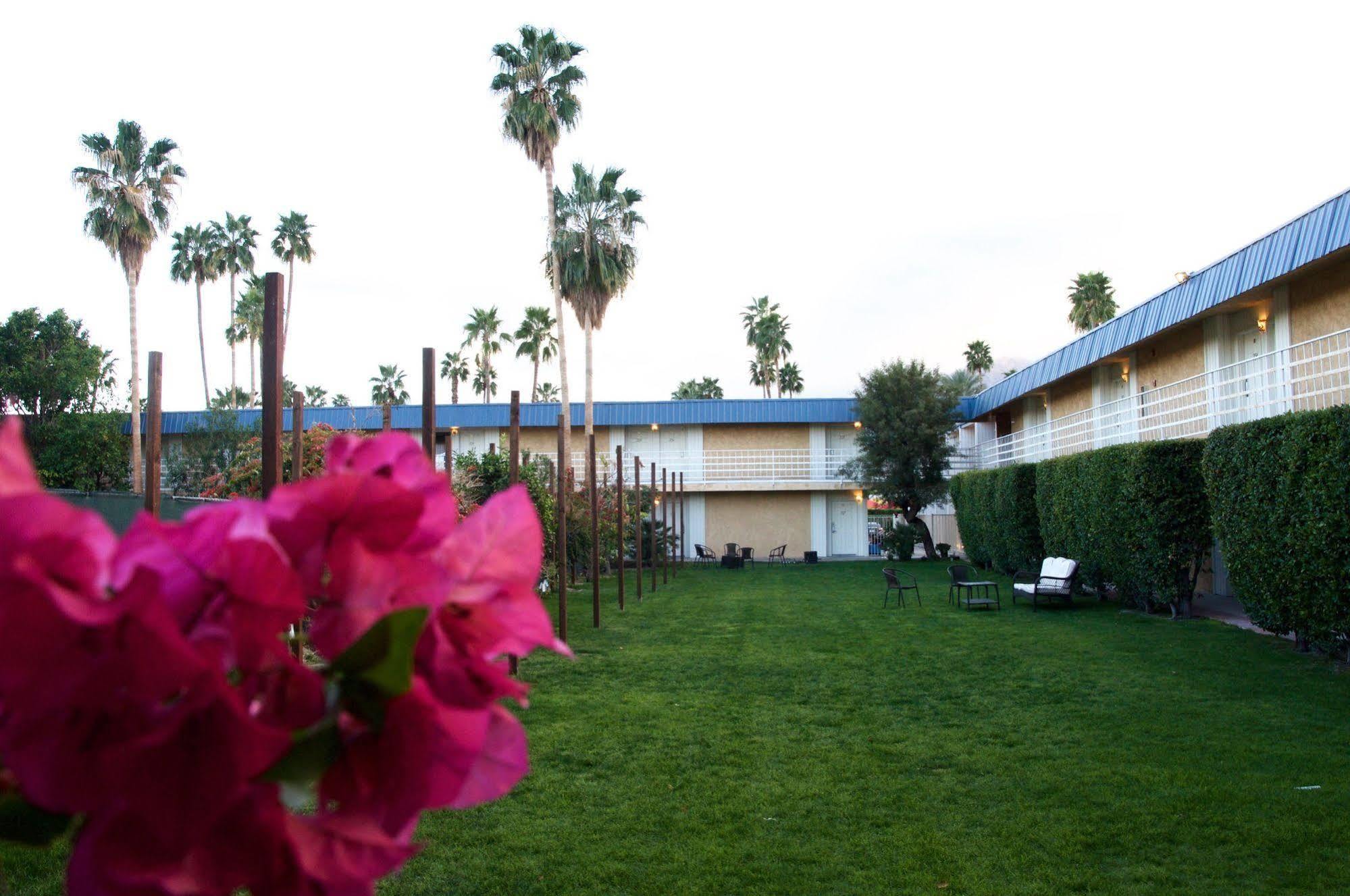 Delos Reyes Palm Springs Exterior foto